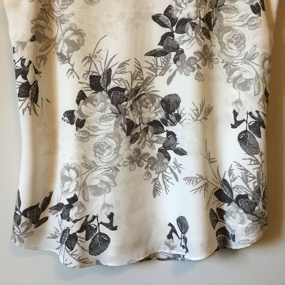 RW&CO. Black and White Rose Floral Print Sleeveless Bilayer Blouse - Picture 5 of 15